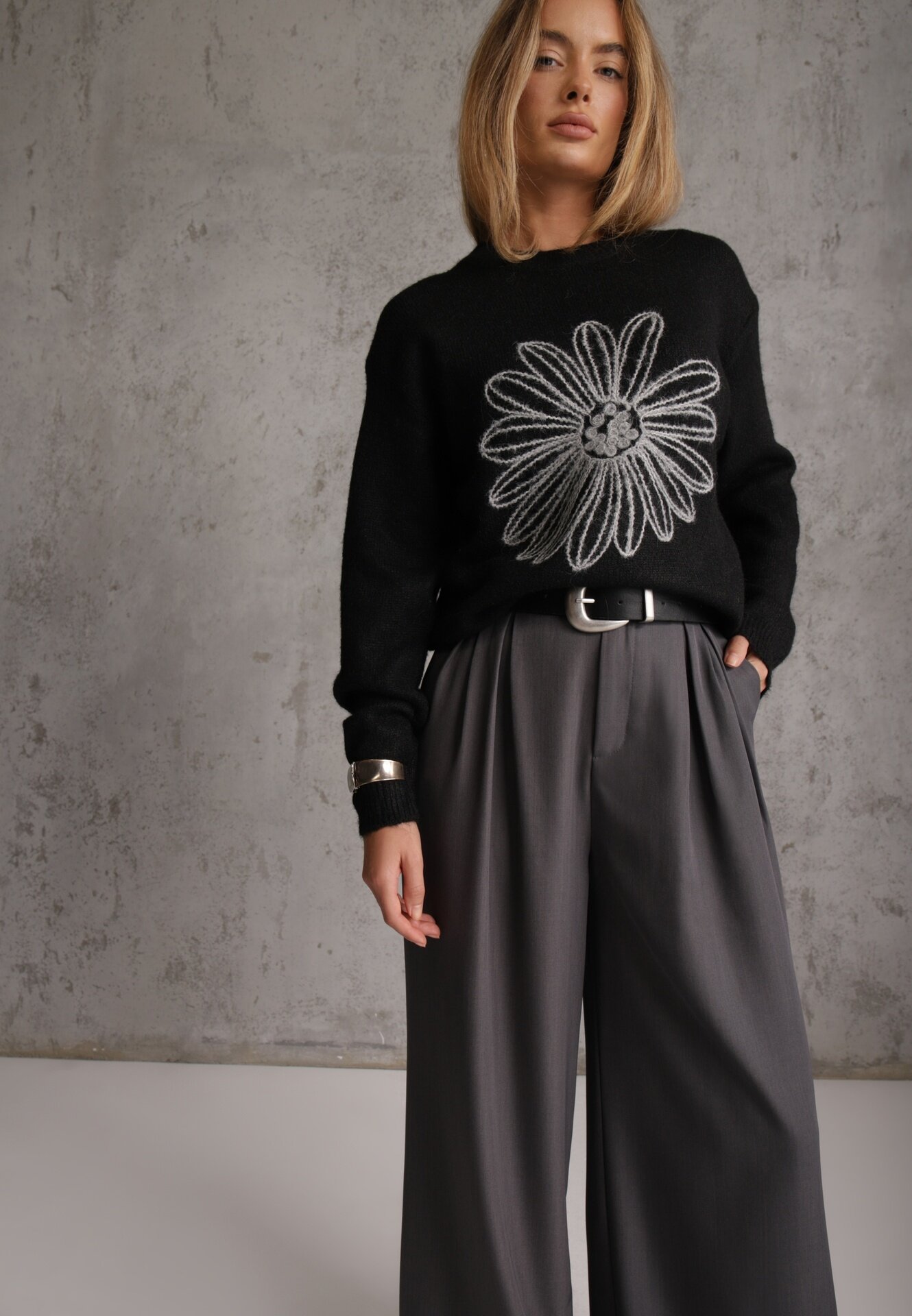 j&x Pulover cu lână bumbac și broderie florală Adetna Negru
