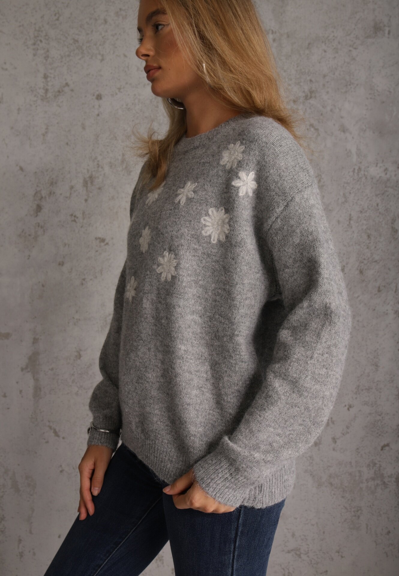 j&x Pulover cu lână bumbac și broderie florală Merisse Gri deschis