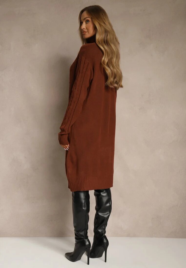 j&x Rochie tip pulover maro deschis cu guler înalt din lână și bumbac și cu împletitură decorativă Reilenea