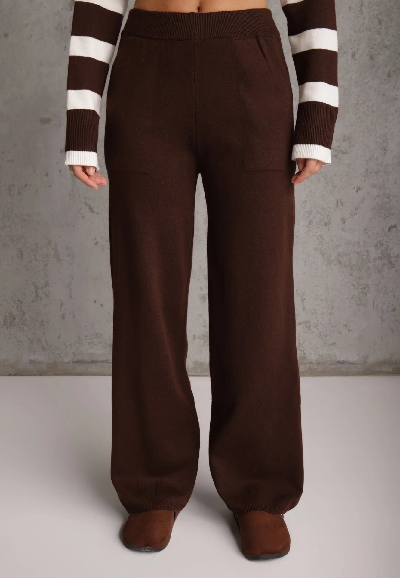 j&x Set din tricot cu bumbac pulover în dungi cu nasturi decorativi și pantaloni Yatis Maro