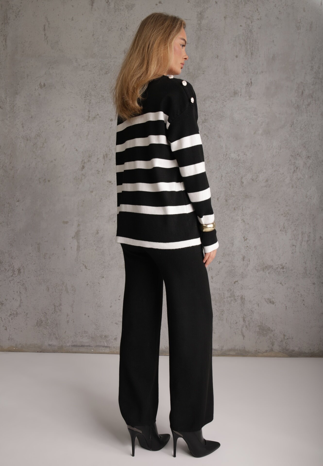 j&x Set din tricot cu bumbac pulover în dungi cu nasturi decorativi și pantaloni Yatis Negru