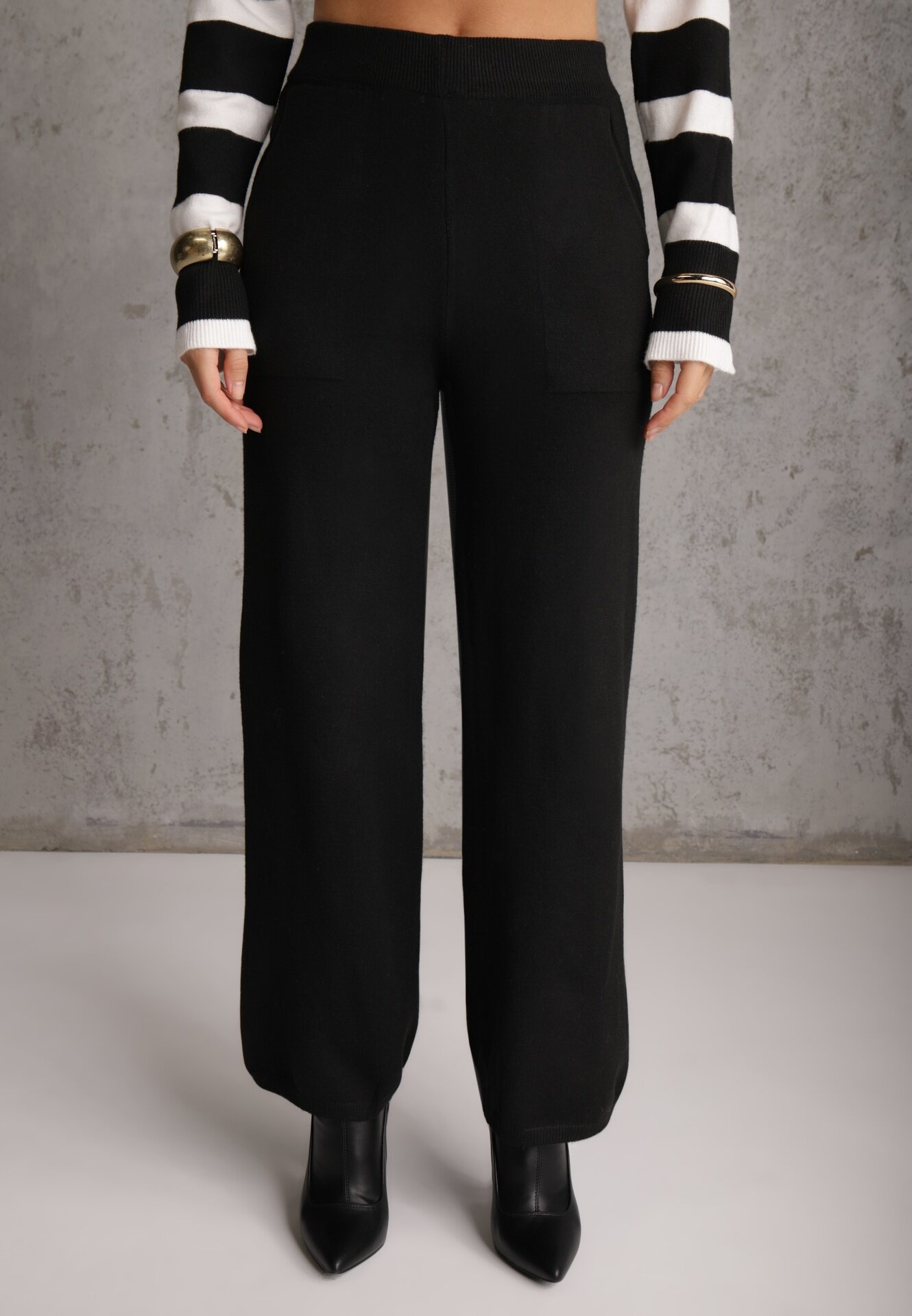 j&x Set din tricot cu bumbac pulover în dungi cu nasturi decorativi și pantaloni Yatis Negru