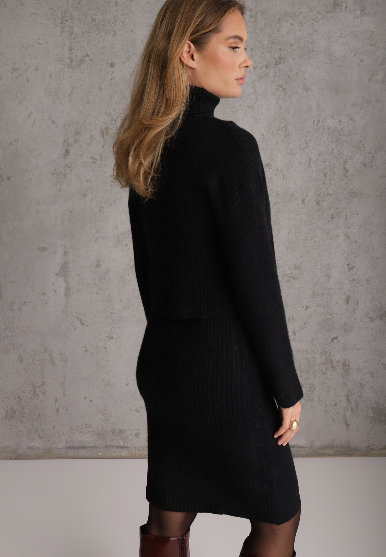 j&x Set tricotat cu dungi cu lână și bumbac cu guler înalt și rochie bodycon Mirrela Negru