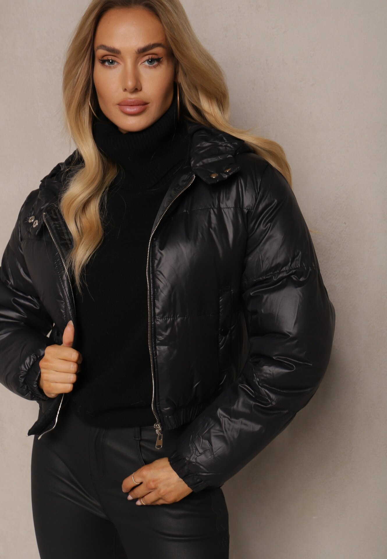 jstyle Geacă Neagră Matlasată scurtă cu glugă nedetașabilă Tinneira