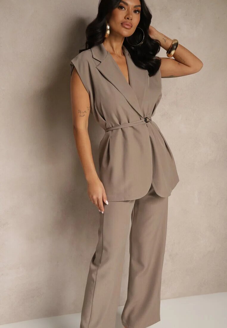 jumelle Compleu de costum bej închis Vestă cu legătură și Pantaloni largi Davielis