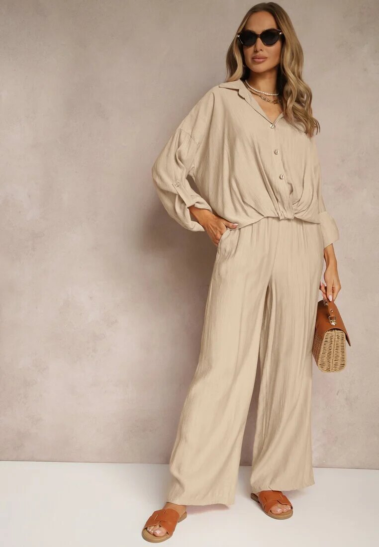 jumelle Set bej deschis din viscoză stil oversize pantaloni largi și cămașă lejeră cu nasturi Natinne