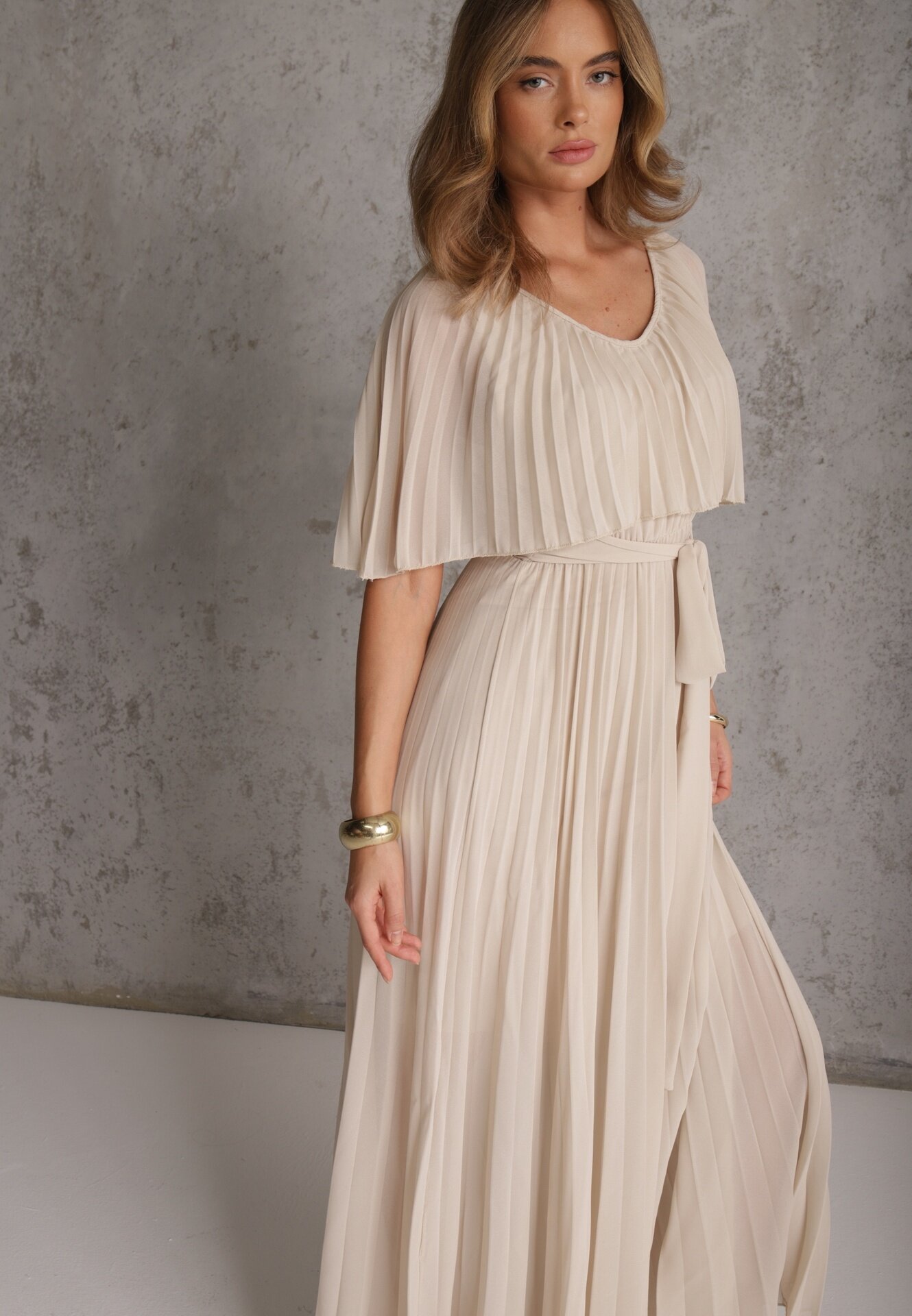 lily rose Rochie Bej Plisată cu Elastic în Talie cu Volan la Decolteu Drenia