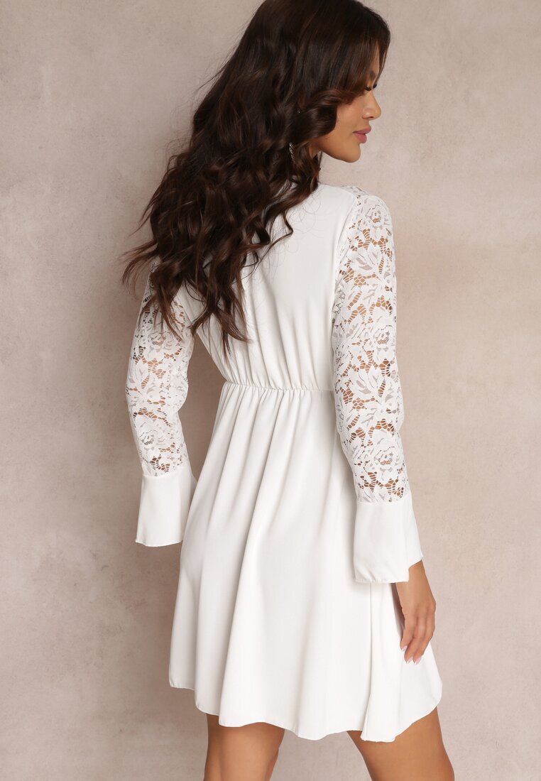 lily rose Rochie Mini Albă cu elastic în talie și mâneci din dantelă Cobham