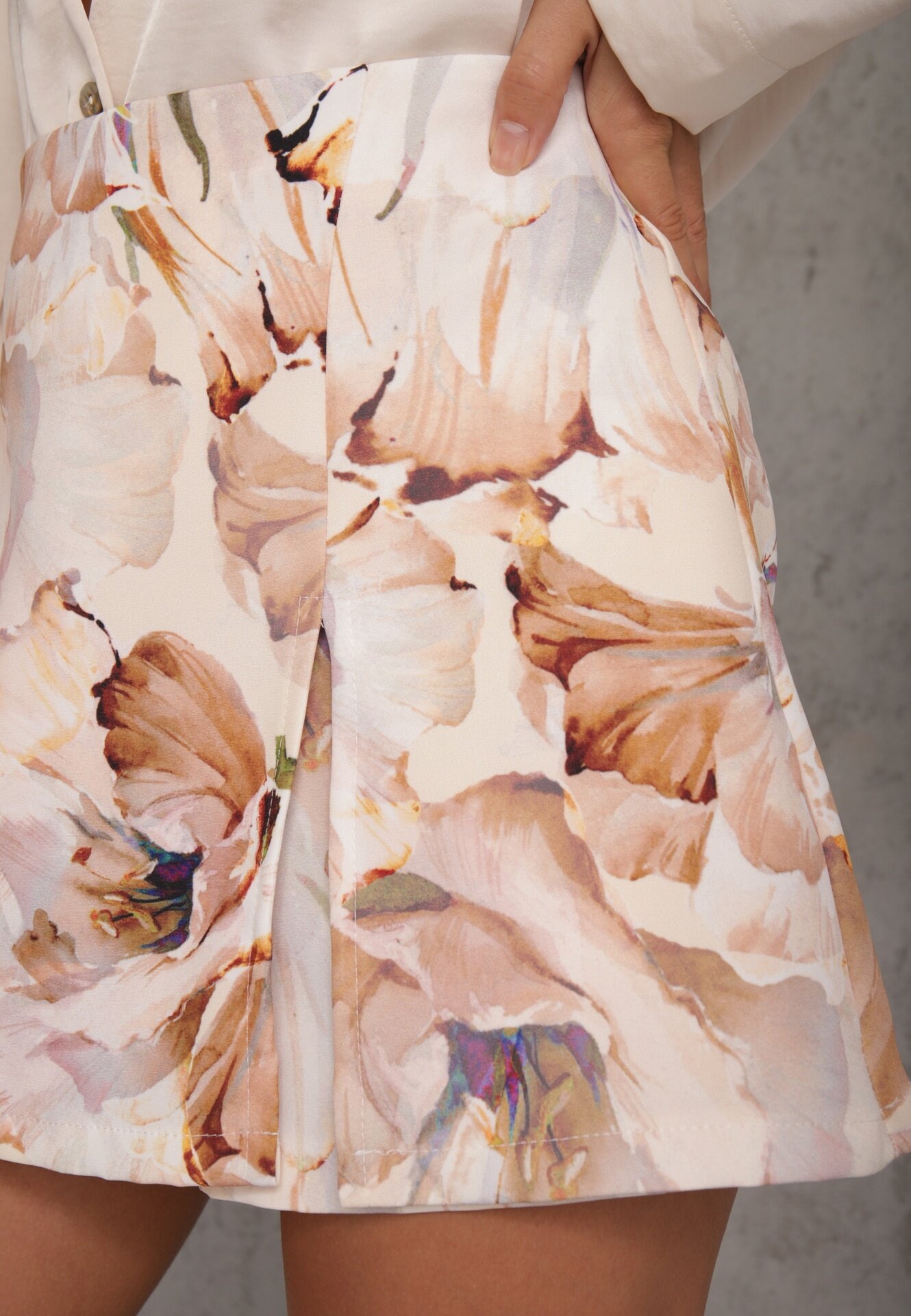 lovery Fustă-Pantaloni scurți Bej Talie înaltă Floral Delliena