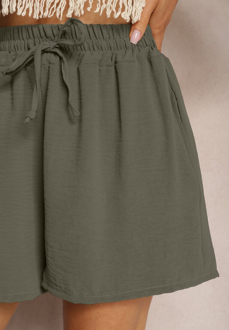 lovery Pantaloni scurți Verde închis cu croială lejeră High Waist cu elastic în talie Vimallora