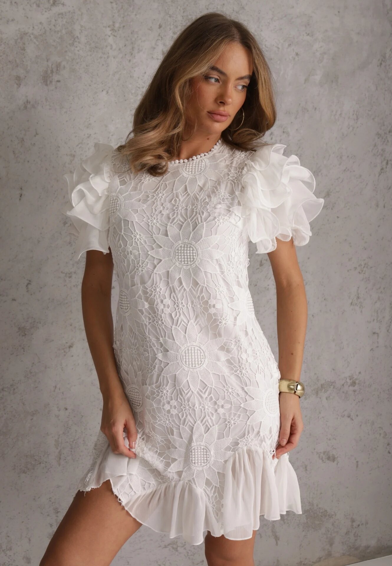 lovery Rochie Albă Mulată Mini cu Dantelă și Volane Offiamea