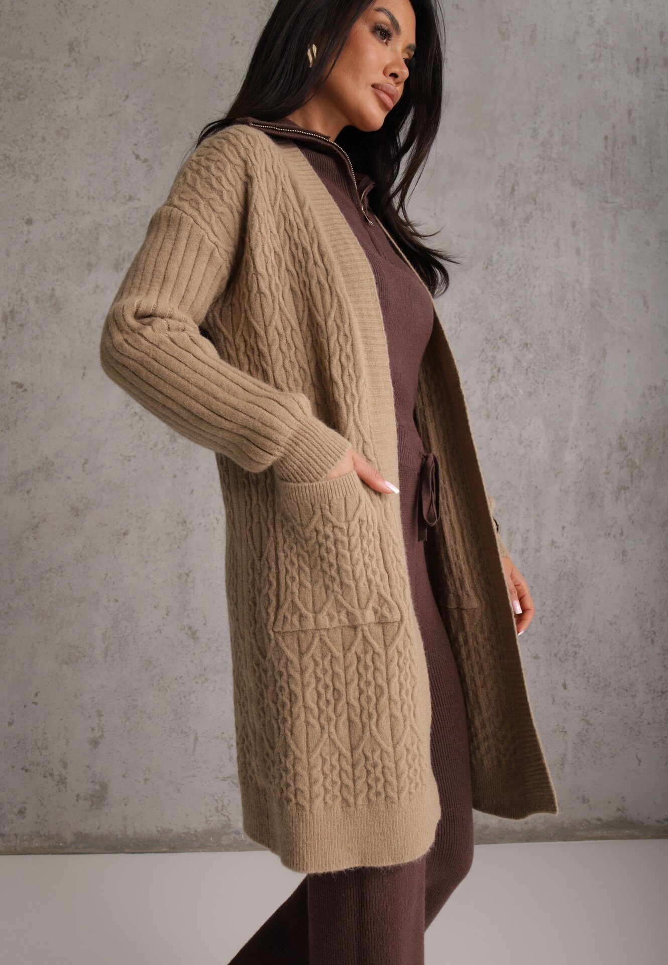 m&d fashion Cardigan lung decorat cu împletitură tip coadă de cal Nyrentia Bej