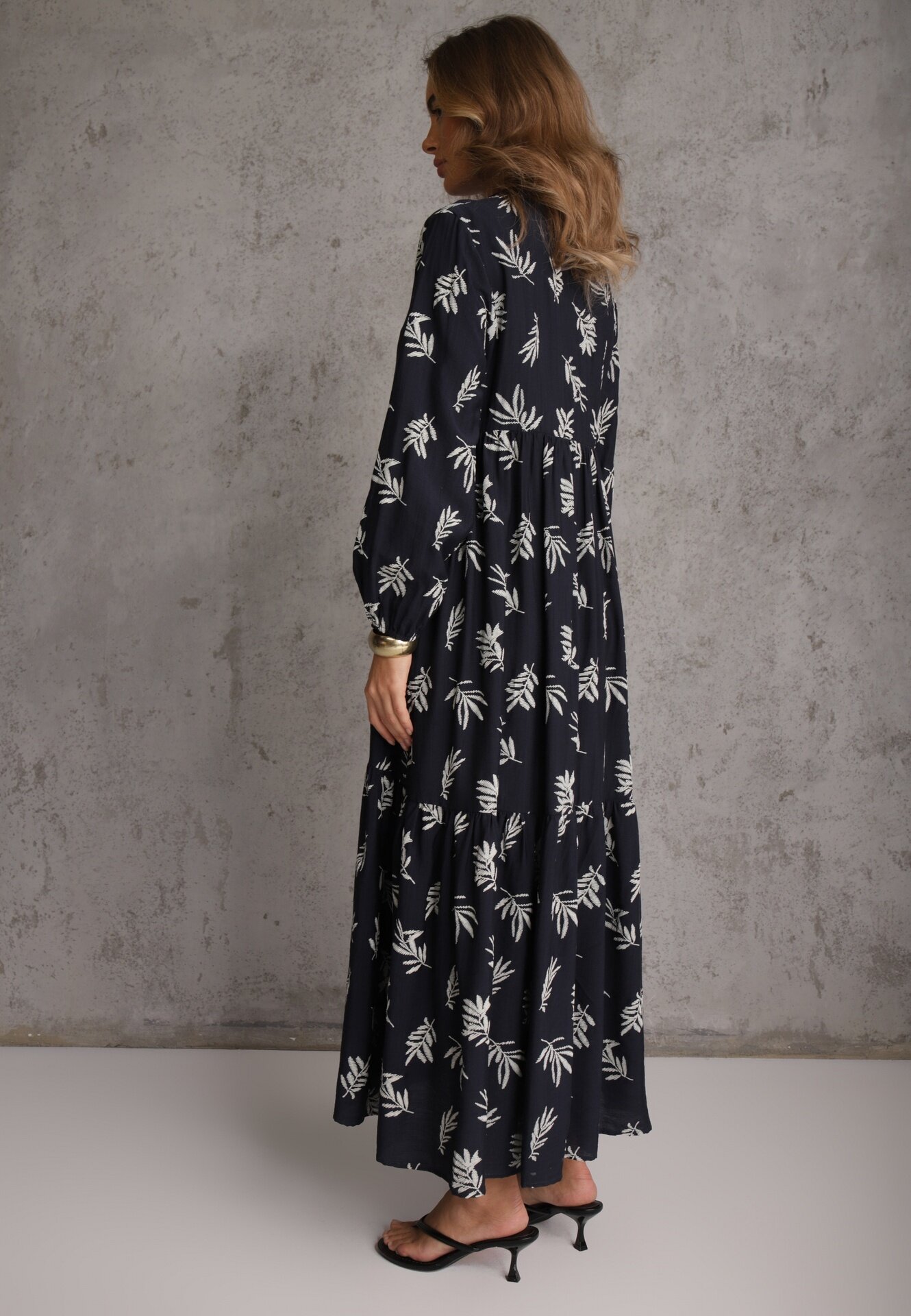 m&d fashion Rochie albastră din viscoză cu croi evazat cu nasturi la decolteu Seave