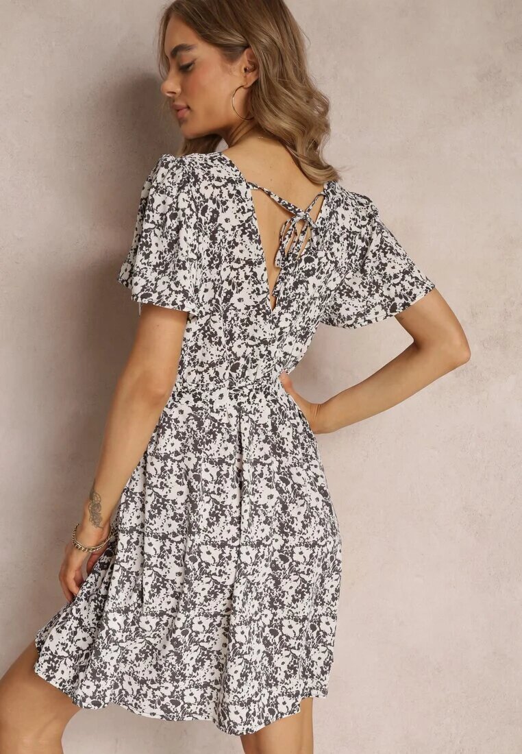m&d fashion Rochie Negru-Alb cu decolteu petrecut cu imprimeu floral cu elastic și curea în talie Arlettie