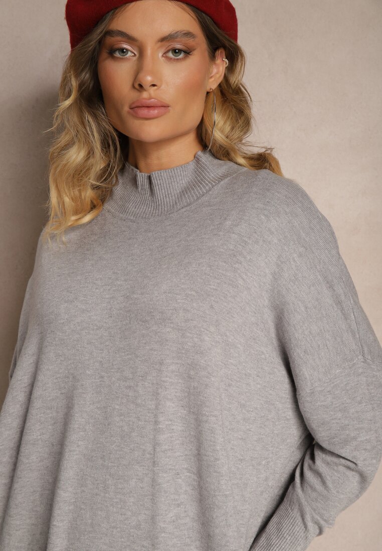 m&d fashion Rochie pulover croială dreaptă gri deschis din viscoză și guler înalt Rinnine