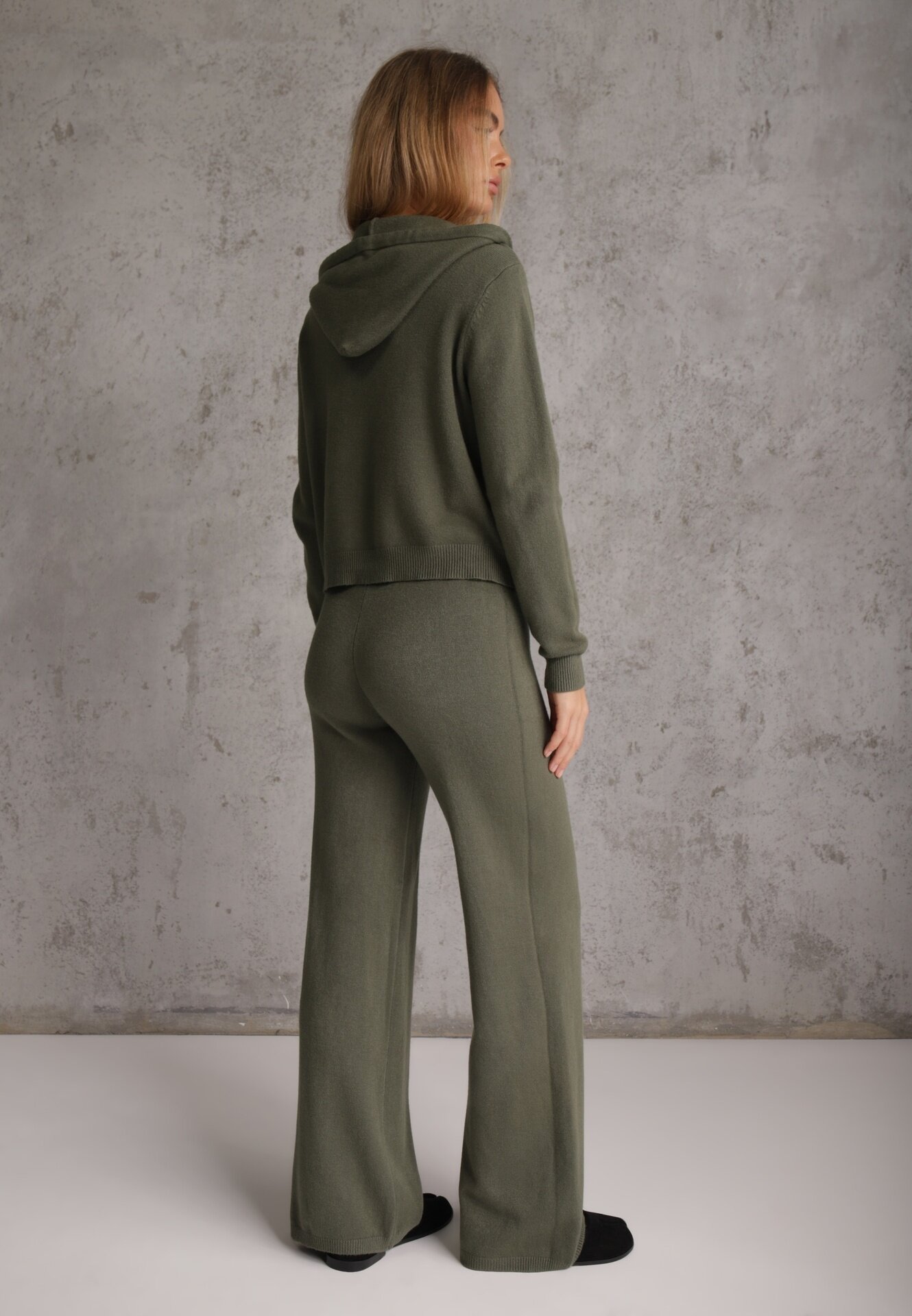 m&d fashion Set de pulover cu vâscoză pantaloni drepți și bluză cu fermoar și glugă Eldirma Verde închis