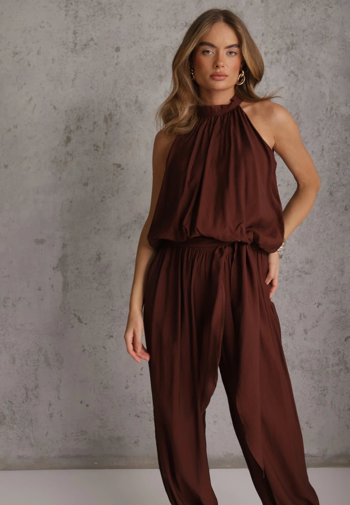 m&d fashion Set din viscoză pentru vară: top fără mâneci și pantaloni Balloon cu tip cravată Eliness Maro