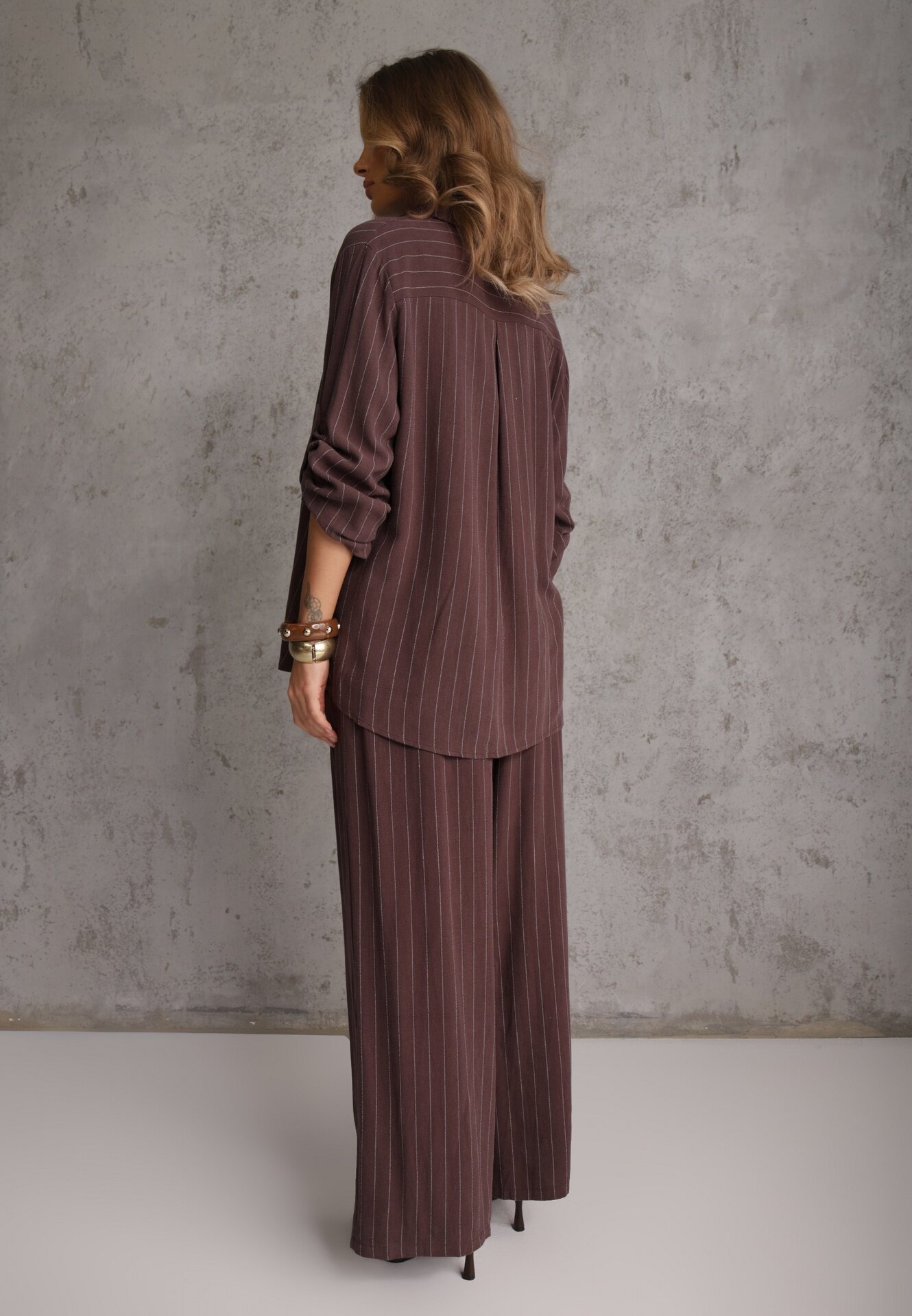 m&d fashion Set Maro din Viscoză și In cu Dungi Fine Cămașă și Pantaloni Wide Leg Cliffesa