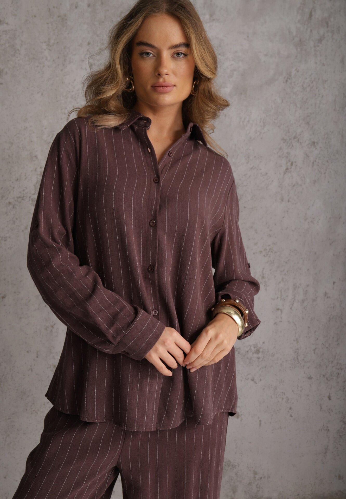 m&d fashion Set Maro din Viscoză și In cu Dungi Fine Cămașă și Pantaloni Wide Leg Cliffesa