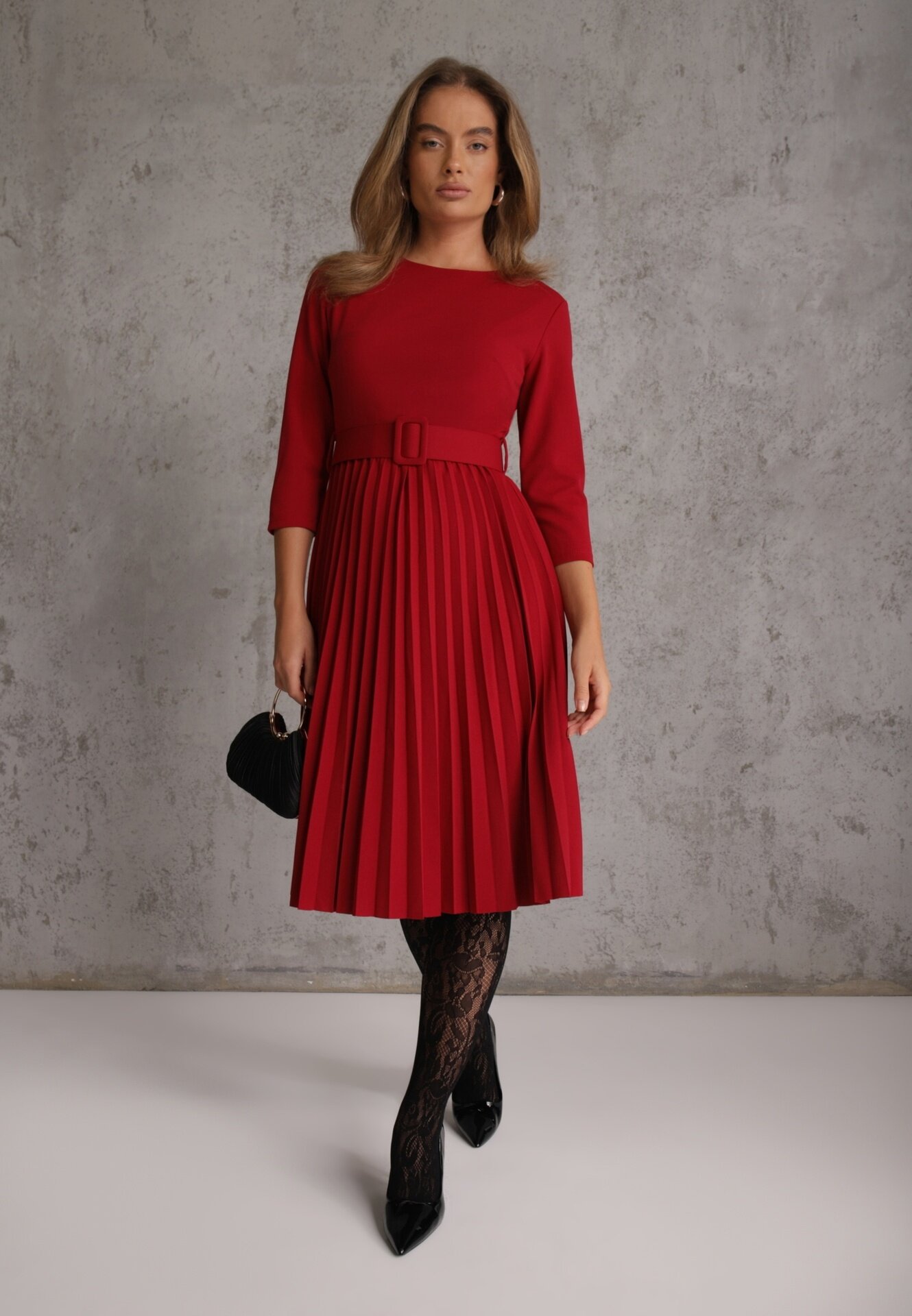 Made in Italy Rochie Plisată Burgundie cu croială evazată cu curea și cataramă Annathiel