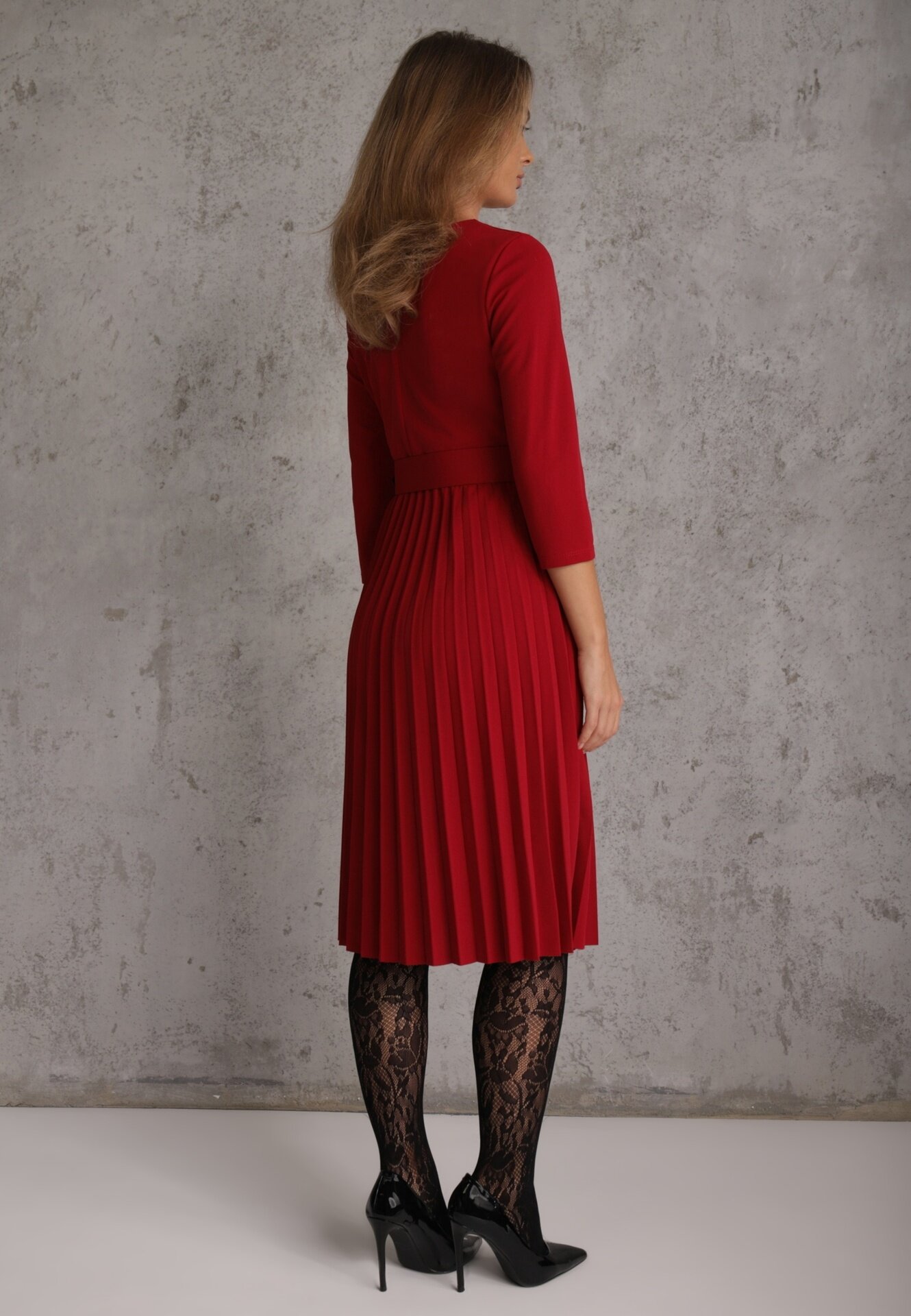 Made in Italy Rochie Plisată Burgundie cu croială evazată cu curea și cataramă Annathiel
