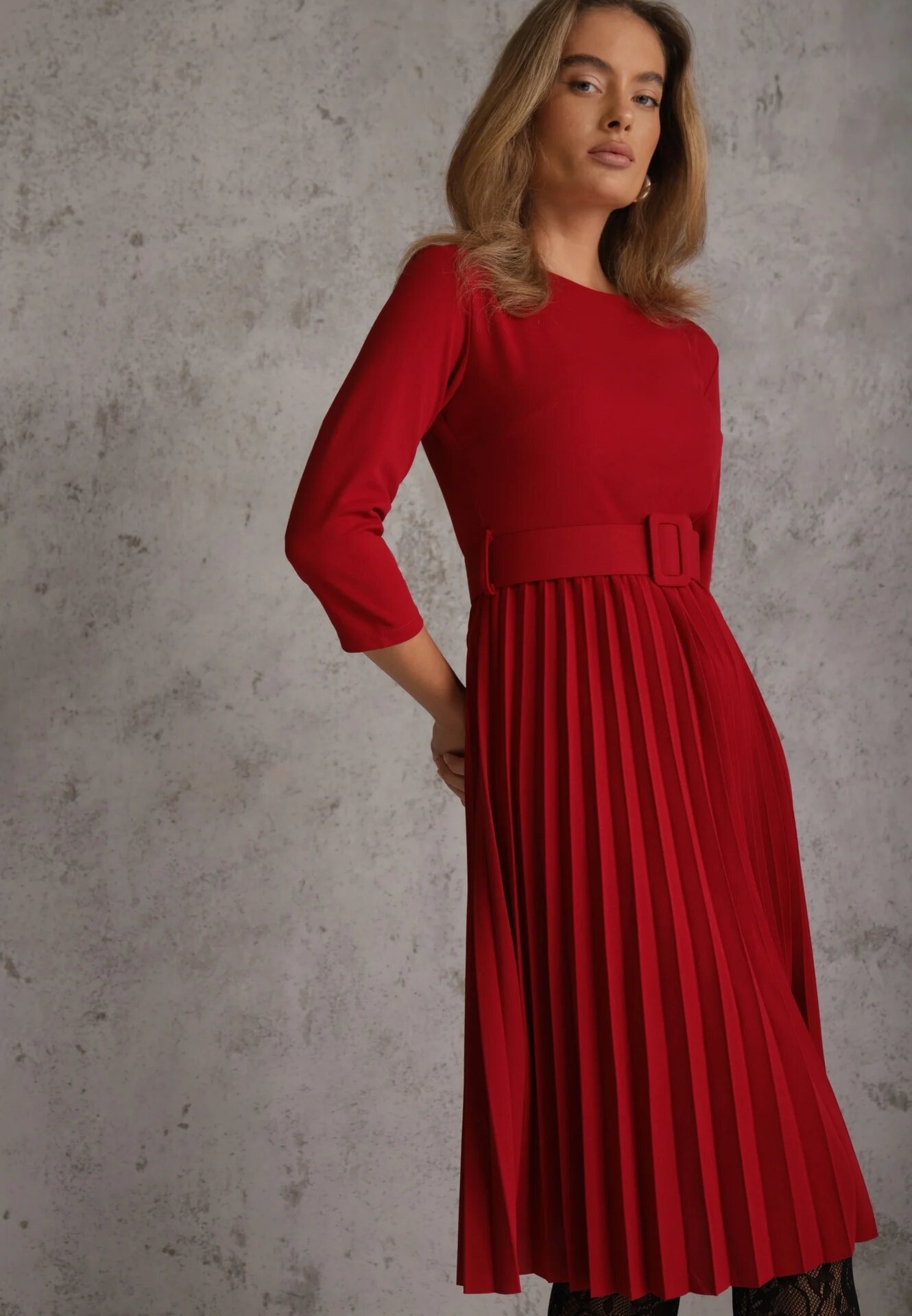 Made in Italy Rochie Plisată Burgundie cu croială evazată cu curea și cataramă Annathiel