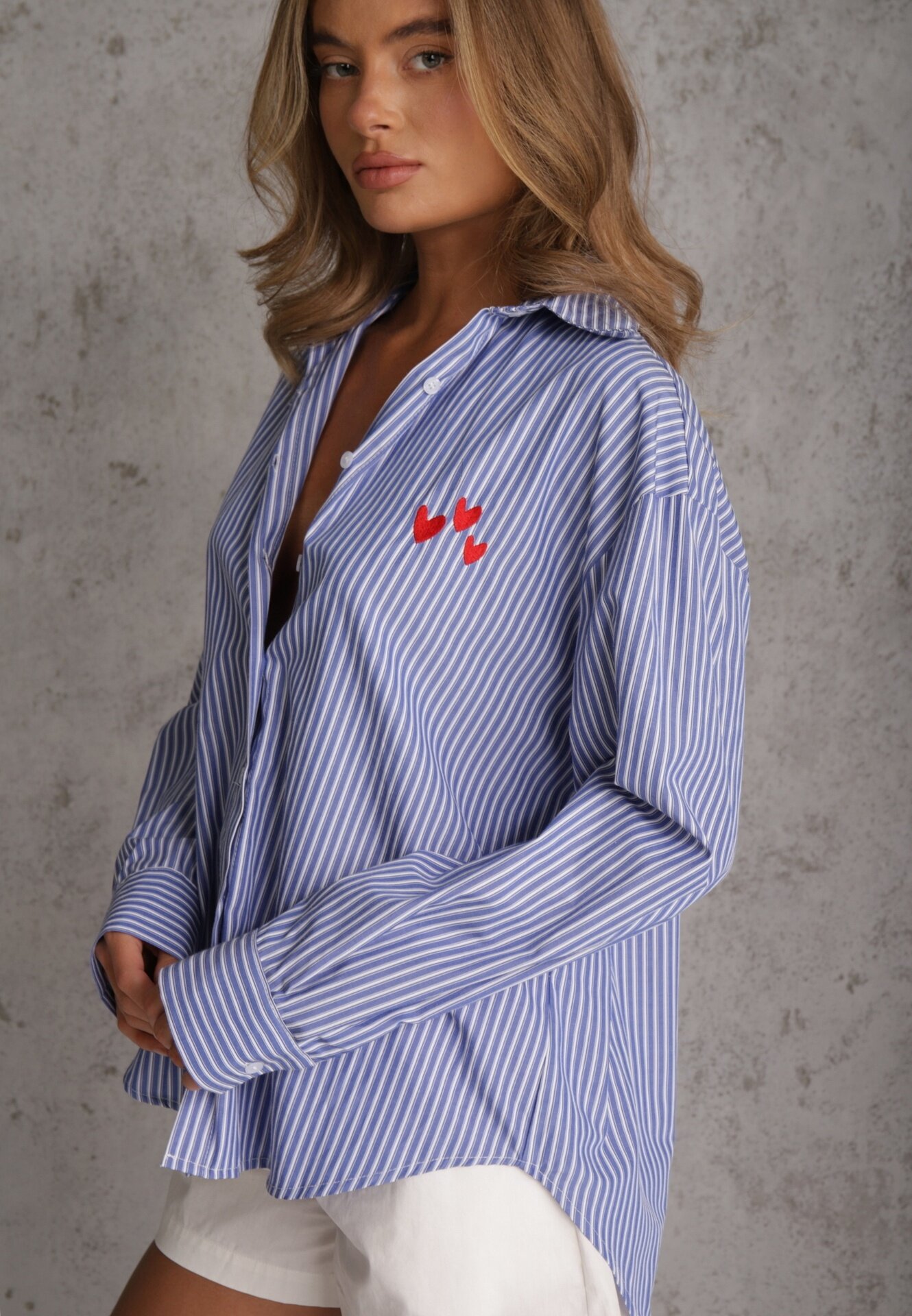 melya by melody Cămașă clasică din bumbac cu croială dreaptă și broderie decorativă Hermora Albastră