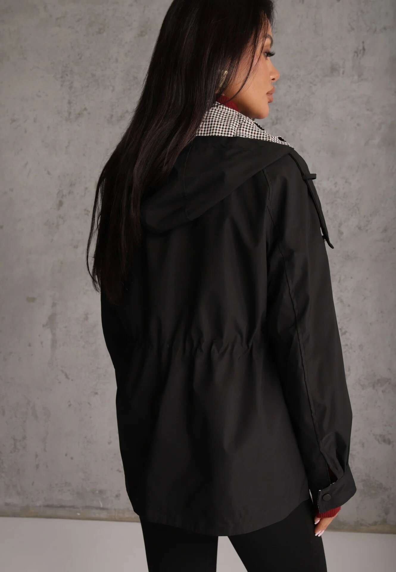 melya by melody Geacă Parka de tranziție cu glugă decorată cu model în carouri Isadorina Neagră