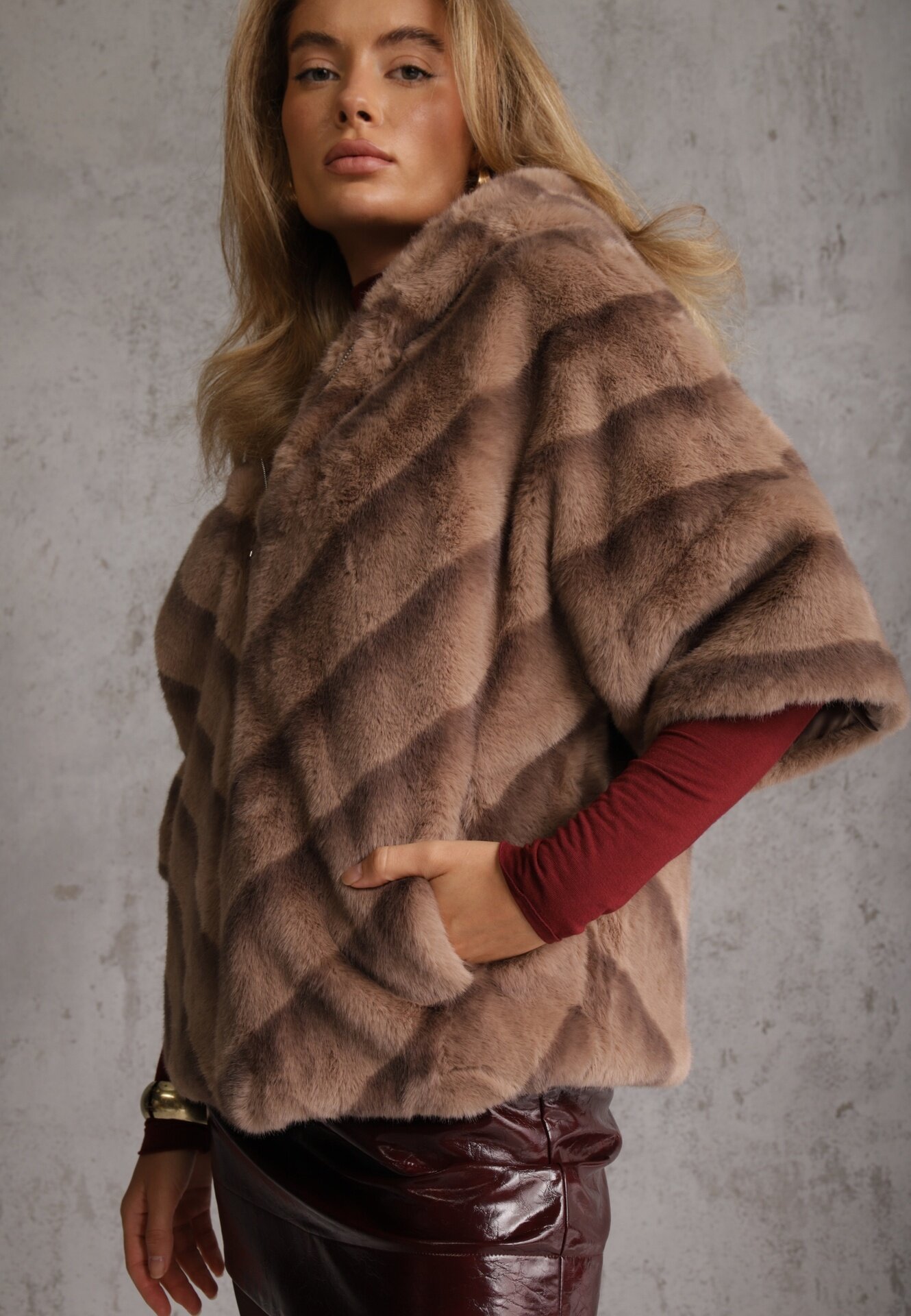melya by melody Jachetă de blană bej cu croi oversize cu glugă și mâneci 3/4 Titene