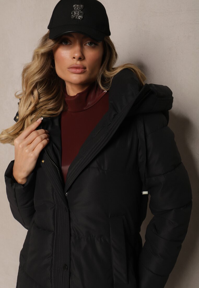 melya by melody Jachetă Neagră Lungă Matlasată cu Glugă Decorată cu Capse și Plisă Acosa