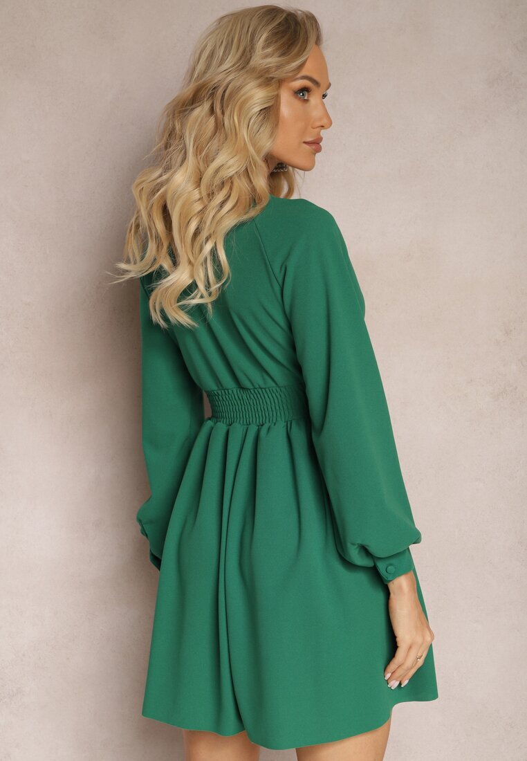 messaya Rochie Mini Verde cu Decolteu Triunghiular și Talie Încrețită Decorată cu Nasturi Bulwina