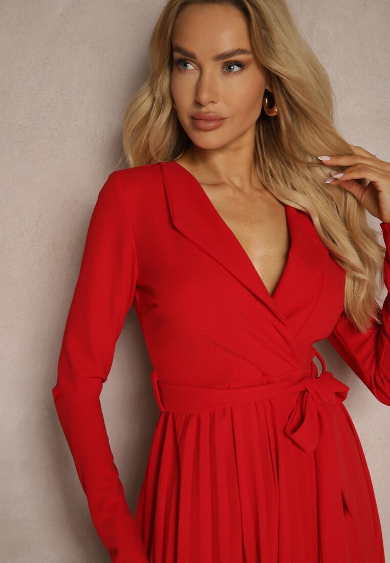 messaya Rochie Roșie Plisată Midi cu Decolteu Plic și Curea din Material în Talie Keviana