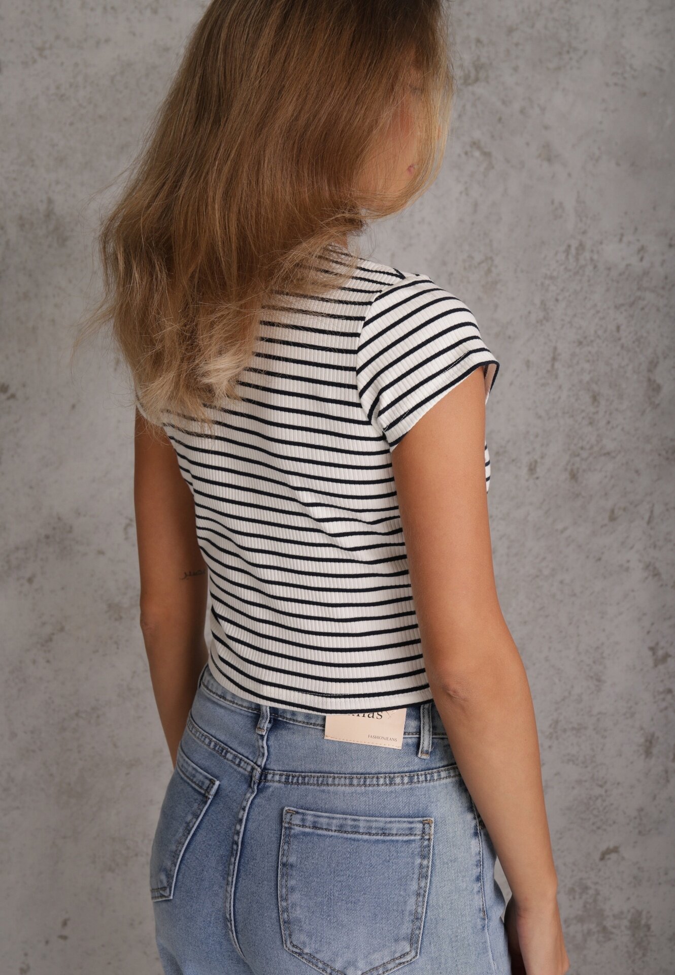 metro five Crop top din bumbac din tricot cu dungi decorat cu decupaj Ionilla Alb