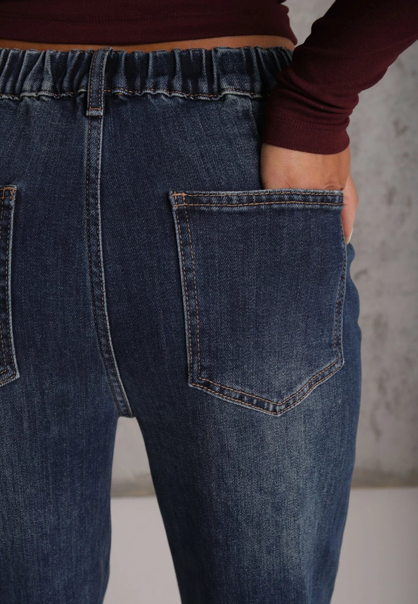milas91 Blugi Mom Fit din bumbac cu croială clasică și elastic în talie Violante Bleumarin