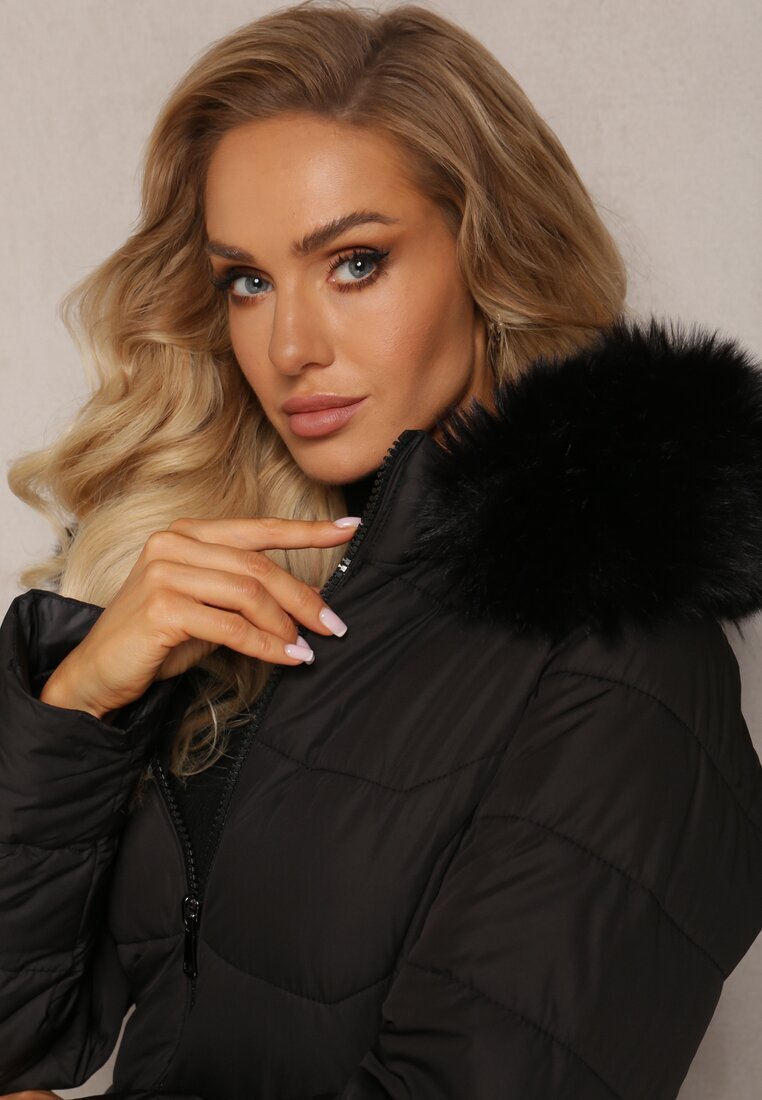 new collection Geacă Neagră cu matlasare clasică și glugă cu blană Aronnis