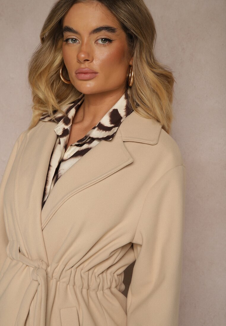 new collection Halat Bej cu cordon și încrețitură decorativă în talie Pittia