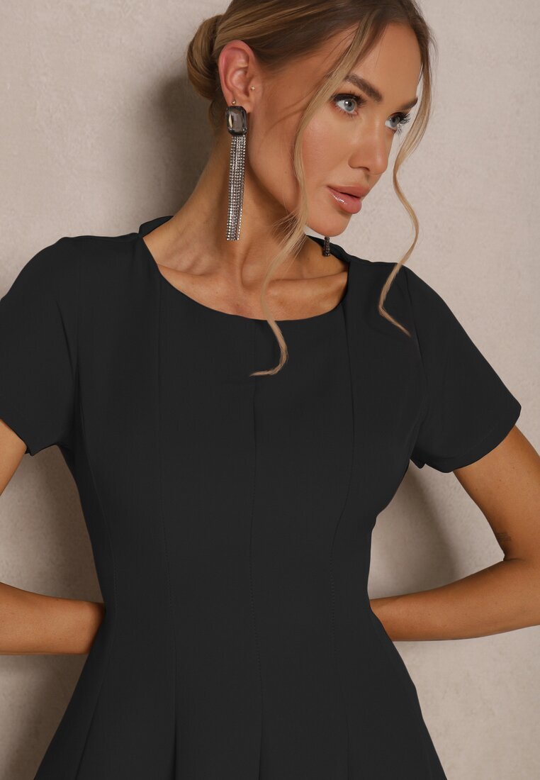 new collection Rochie Neagră cu croială evazată cu mânecă scurtă decorată cu cusături Mepiza
