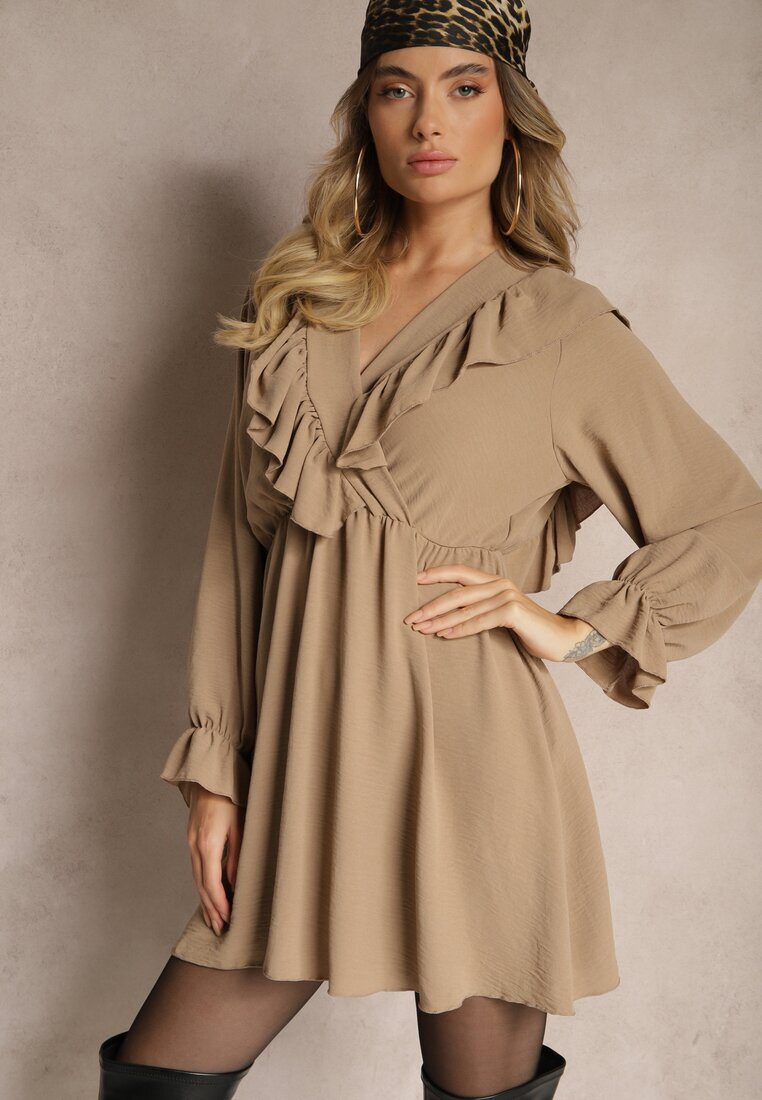 new collection Rochie petrecută bej închisă cu jabot decorată cu volane Melosia