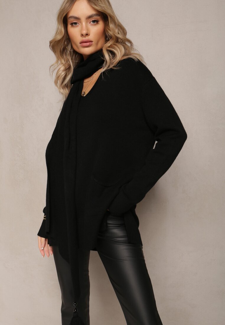 palma Pulover negru cu eșarfă cu ciucuri în set Rumabena