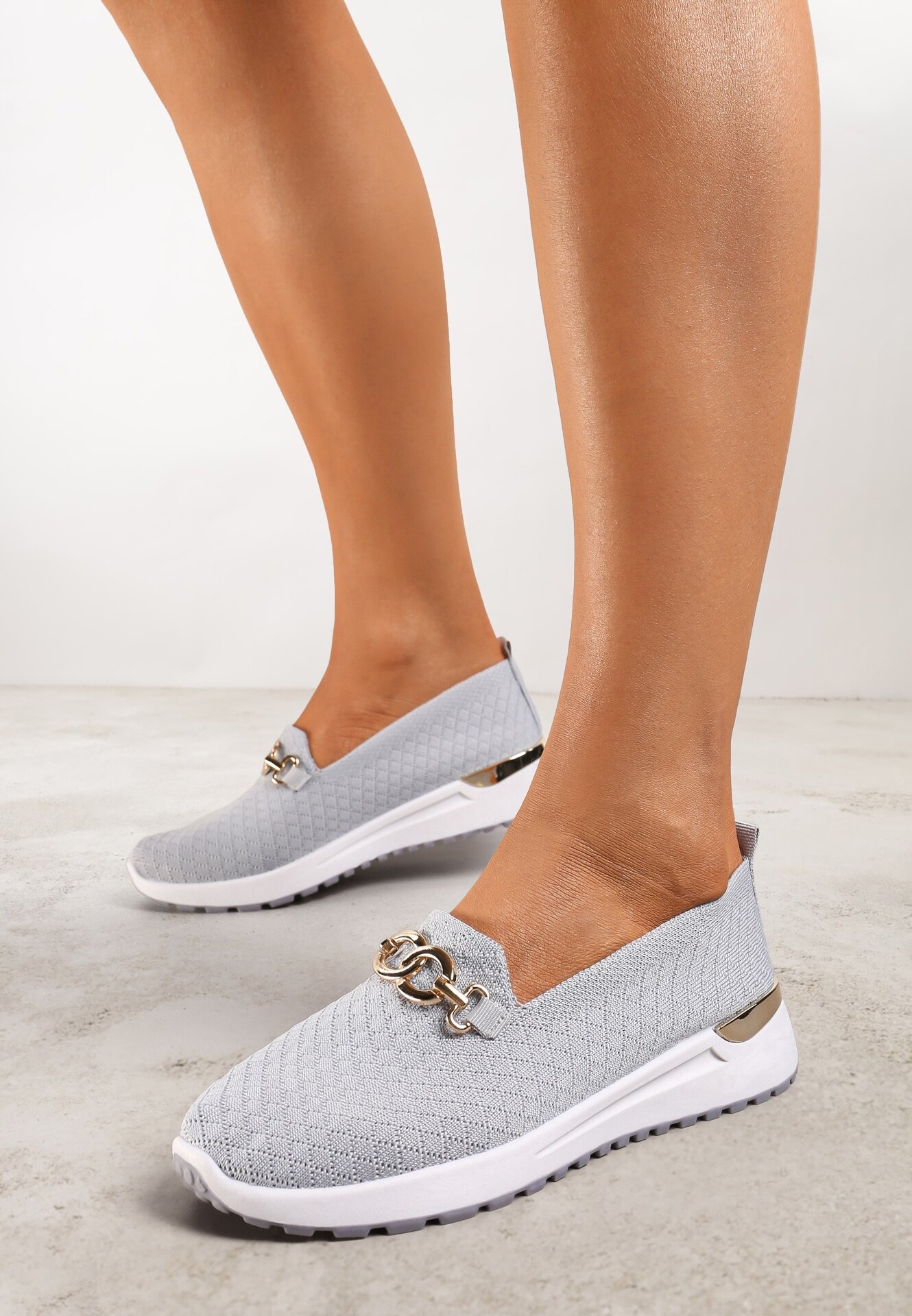  Pantofi tip teniși slip-on gri decorați cu cataramă Wiatalia