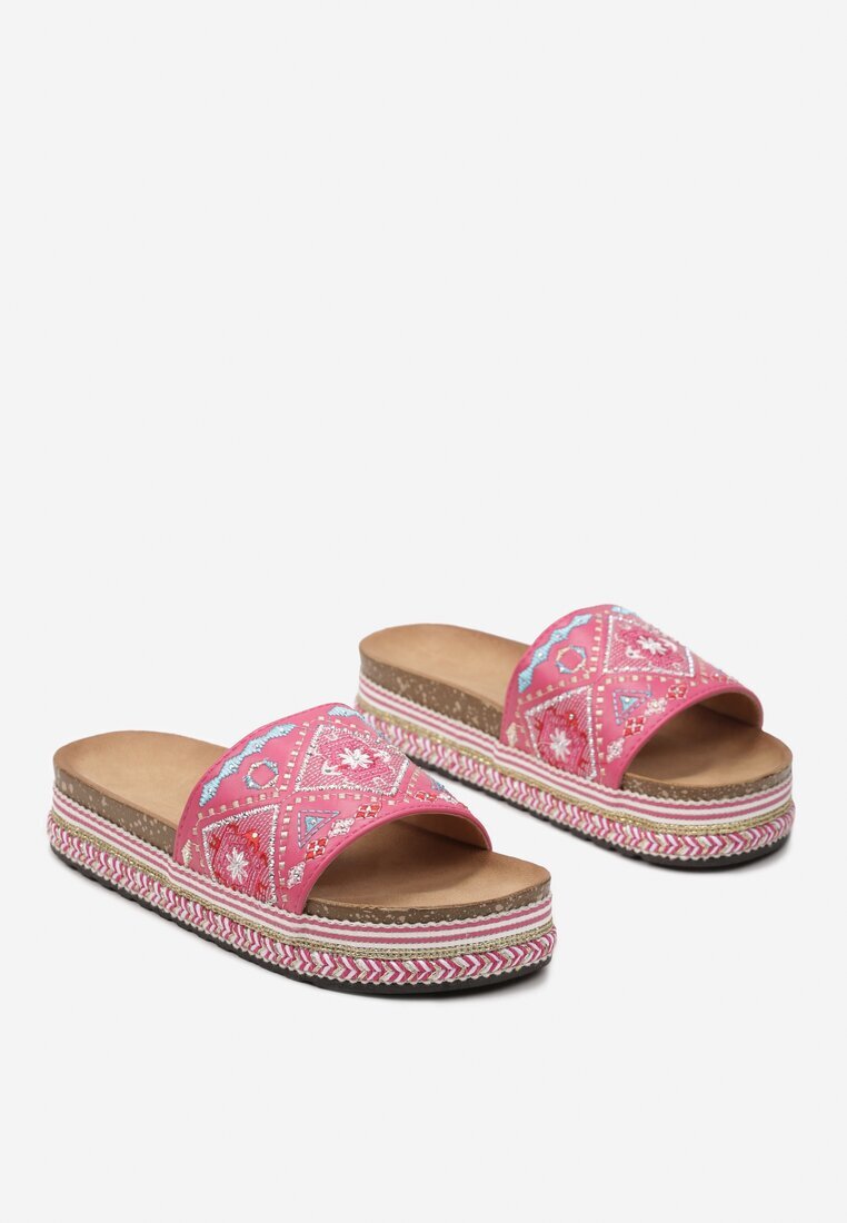  Papuci Fucsia Boho pe platformă joasă decorați cu împletitură și strasuri Giratsa