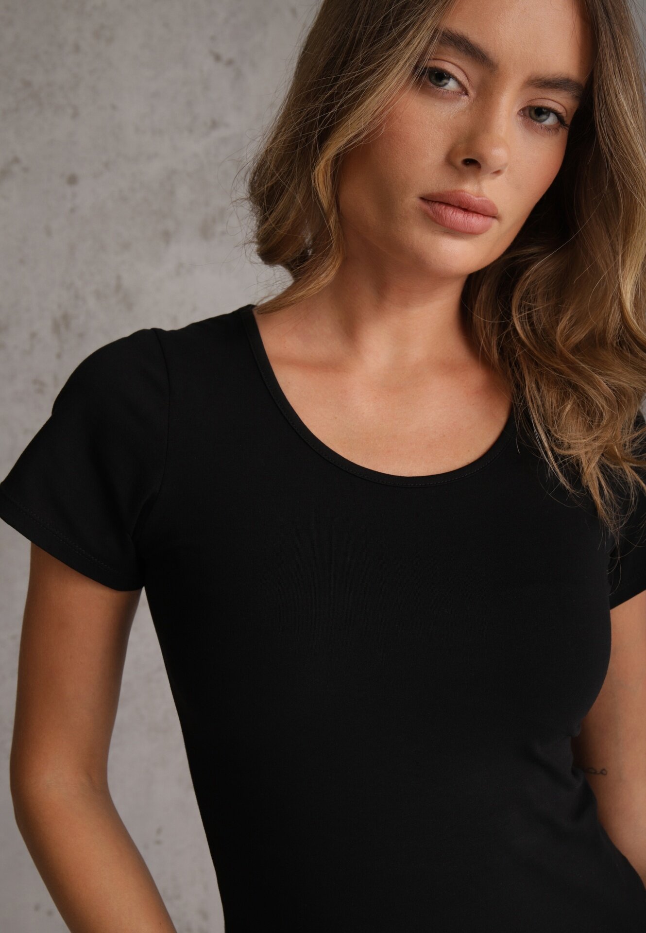 peigile T-shirt din bumbac cu croială clasică și decolteu rotund Setho Negru