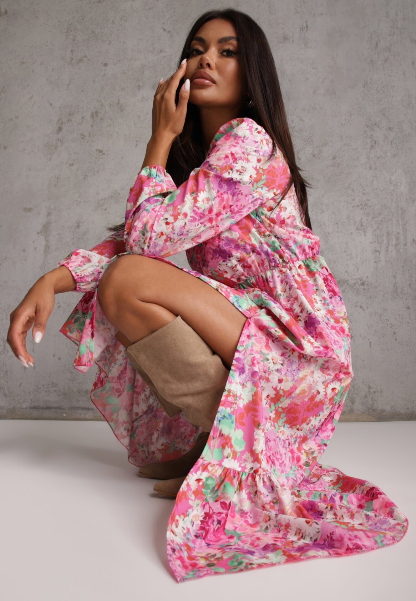pretty Rochie roz cu imprimeu floral cu croială evazată și decolteu în V Janellia