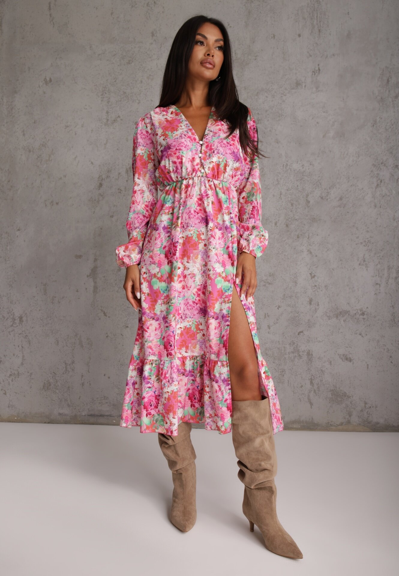 pretty Rochie roz cu imprimeu floral cu croială evazată și decolteu în V Janellia