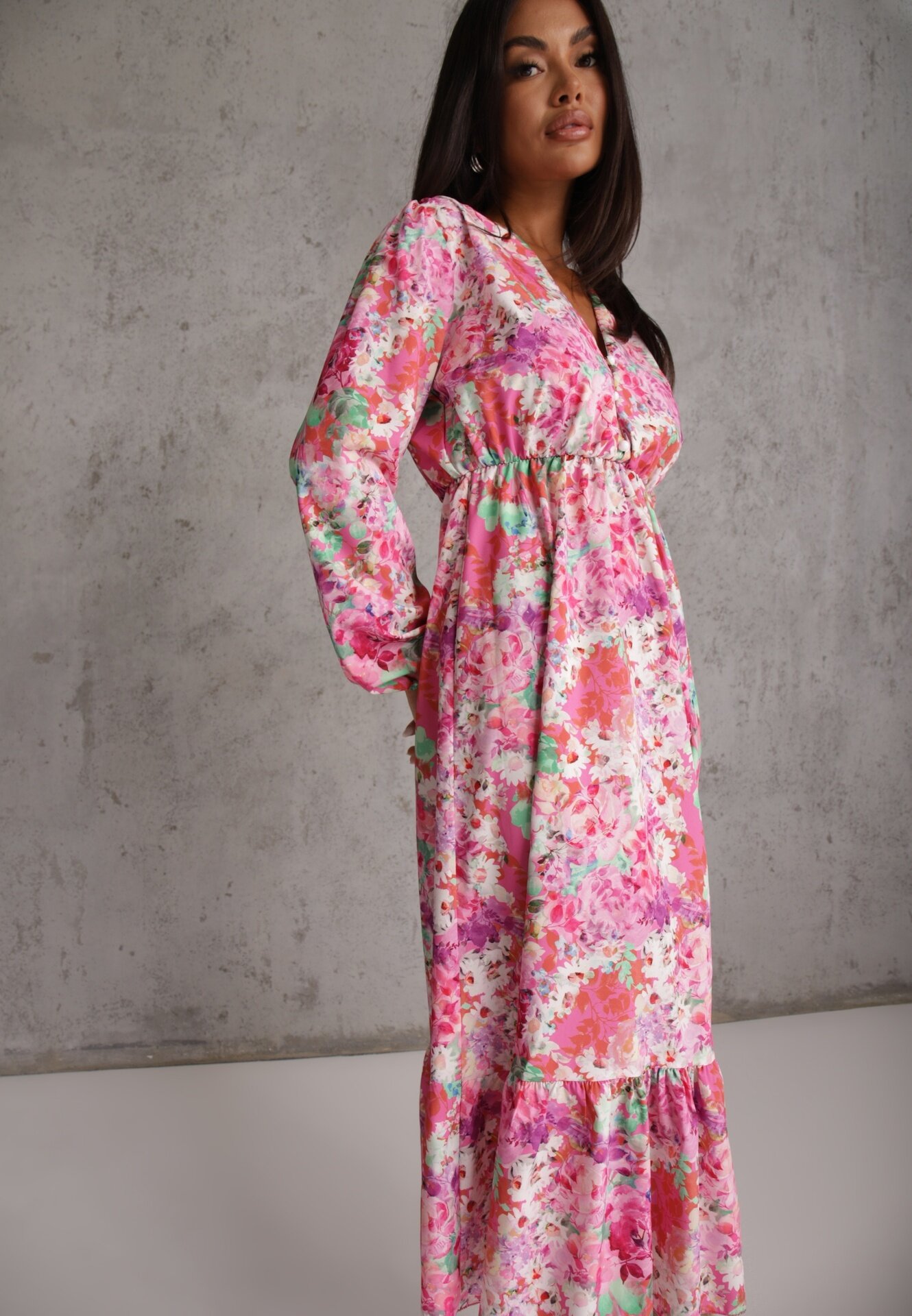 pretty Rochie roz cu imprimeu floral cu croială evazată și decolteu în V Janellia
