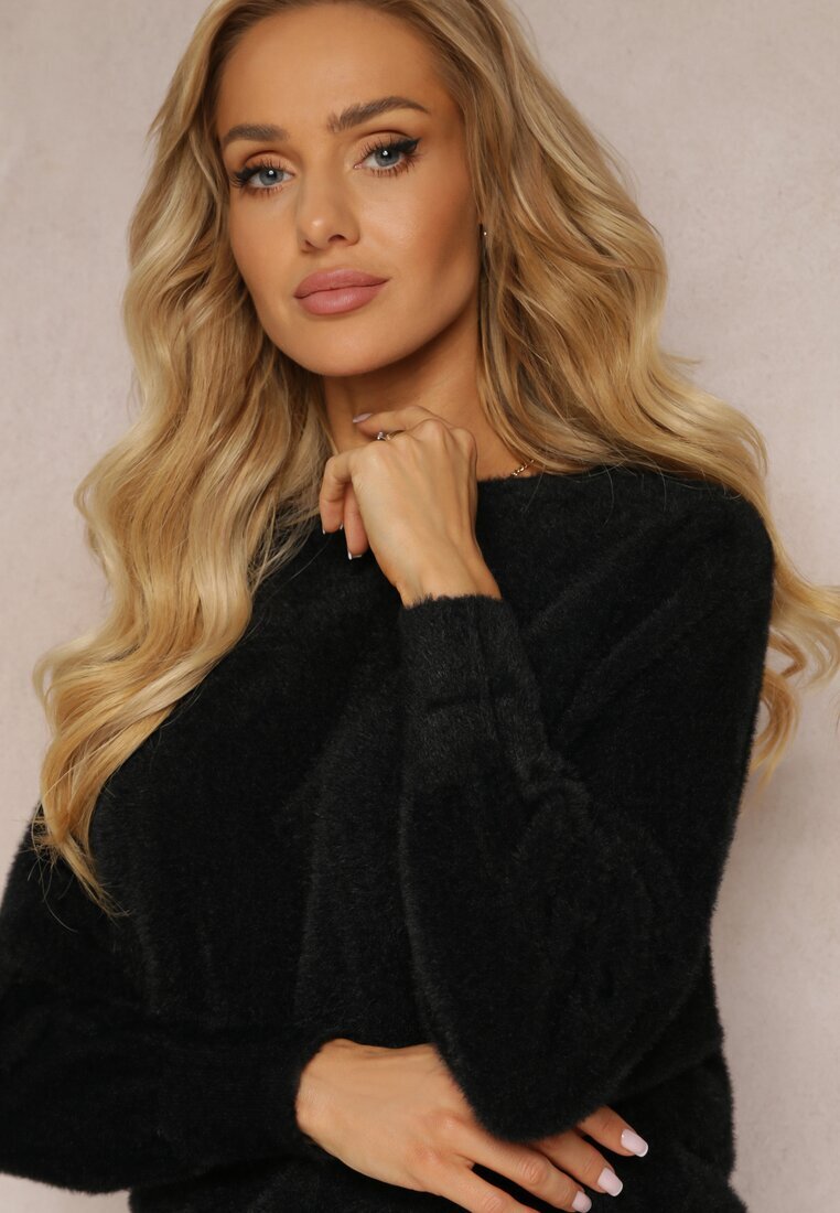  Pulover Negru Pufos cu decolteu rotund și mâneci tip liliac Belinka