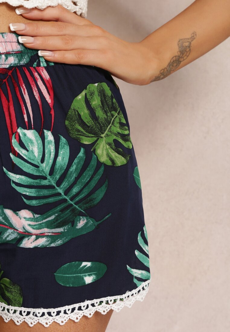 r&f fashion Pantaloni scurți bleumarin din viscoză cu imprimeu floral cu elastic în talie și bordură din dantelă Ruta