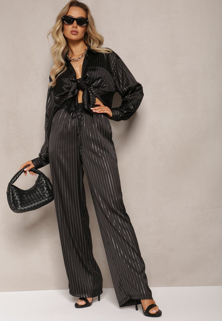 retro & icone Pantaloni Larghi Negri cu Elastic în Talie și Model Lucios în Dungi Zoyama