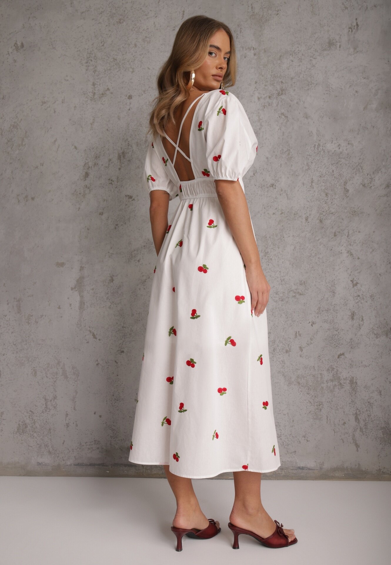 retro & icone Rochie Albă Cloș De cocktail din bumbac cu elastic în talie și broderie cu cireșe Vimasina