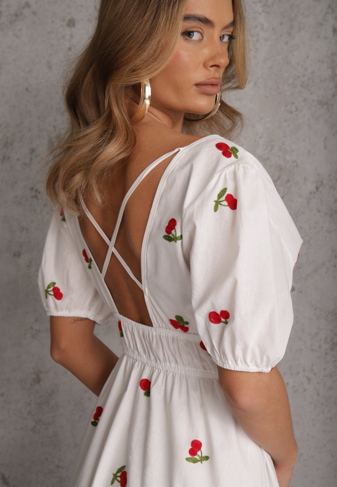 retro & icone Rochie Albă Cloș De cocktail din bumbac cu elastic în talie și broderie cu cireșe Vimasina